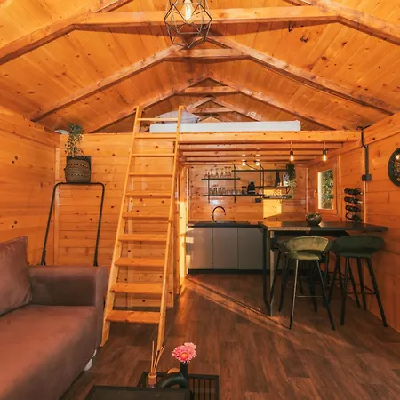 アパート 21 マカルスカ